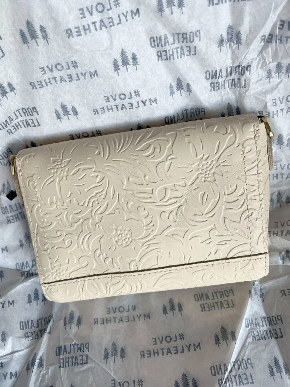 Portland Leather metro crossbody in floral Jasmine NWT - Picture 2 of 7
